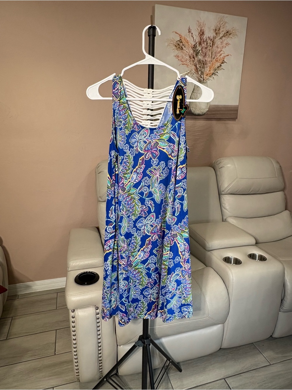 shoreline dress nwt
Size Medium